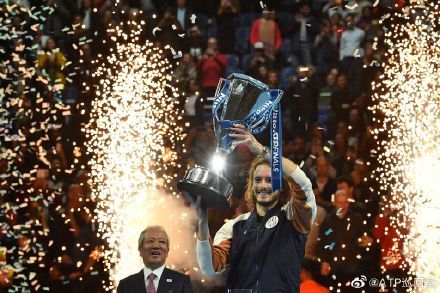  西西帕斯年终总决赛惊艳亮相