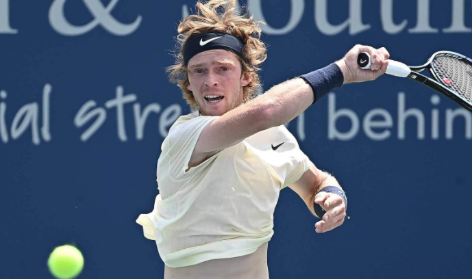  卢布列夫马德里大师赛强势登顶