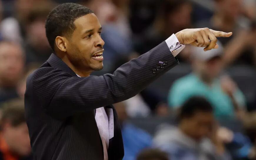  教练临场变阵奇效，替补席成制胜奇兵