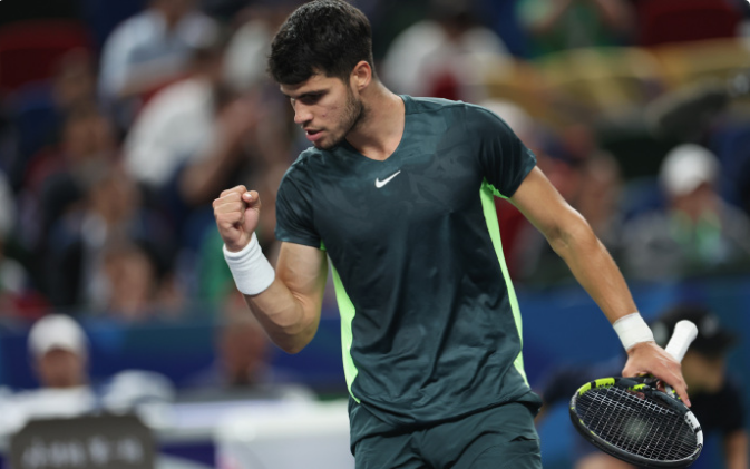  阿尔卡拉斯逆转取胜展现大心脏